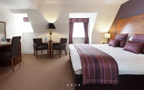 The Boleyn Hotel Staines-upon-Thames Exterior foto